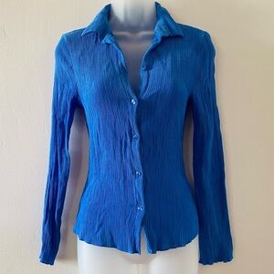 90s STYLE STRETCHY BLUE PLEATED BUTTON UP BLOUSE